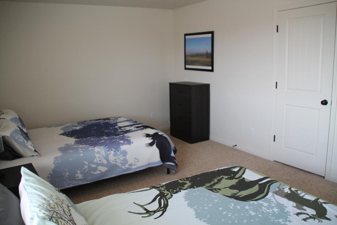 3 Queen Beds, 1 Twin Bed, 2 Rooms, 1 And A Half Bath, Self Check-In, Flexcation Equipped 아이다호 팔스 외부 사진